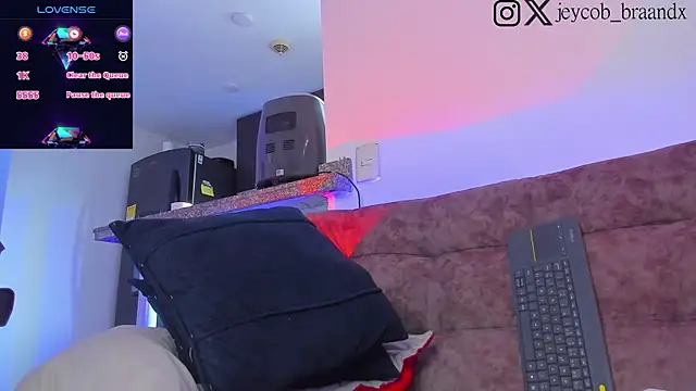 Snapshot of JeycobxBraand chatting on January 21, 9:15 pm JeycobxBraand online show from January 21, 9:15 pm