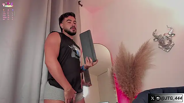 Snapshot of JeycobxBraand chatting on October 4, 4:21 am JeycobxBraand online show from October 4, 4:21 am