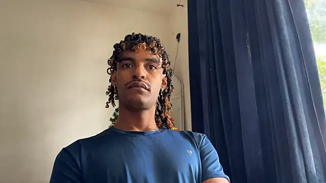 Snapshot of gerson173Hugo chatting on November 20, 11:21 am gerson173Hugo online show from November 20, 11:21 am