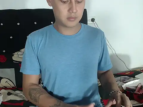 Snapshot of EmillyKoper chatting on April 8, 7:03 pm EmillyKoper online show from April 8, 7:03 pm