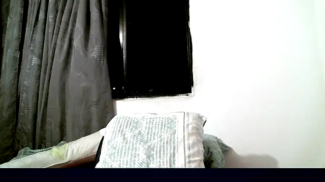 Snapshot of chicantonella chatting on January 25, 1:32 am chicantonella online show from January 25, 1:32 am