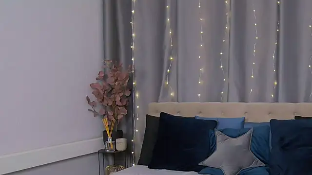 VioletiSwone online show from February 2, 5:32 am