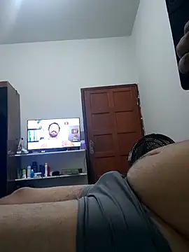 Snapshot of Nh2424 chatting on May 7, 1:11 am Nh2424 online show from May 7, 1:11 am