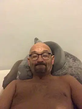 henfri online show from October 19, 9:54 am