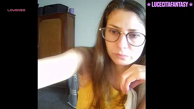 lucecitafantasy2 online show from April 22, 9:16 pm