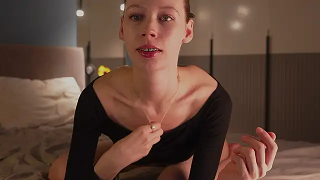 poisonn girlll online show from March 13, 7:09 pm