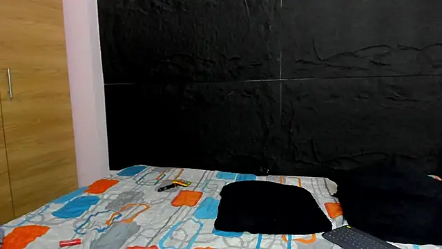 Snapshot of emakross chatting on December 13, 3:38 am emakross online show from December 13, 3:38 am