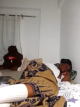 Snapshot of Bella045 chatting on December 21, 3:36 am Bella045 online show from December 21, 3:36 am