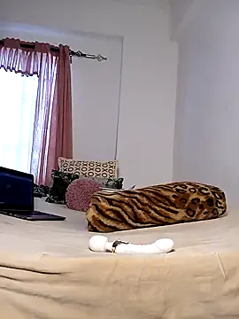 Snapshot of Bella045 chatting on March 12, 7:57 am Bella045 online show from March 12, 7:57 am