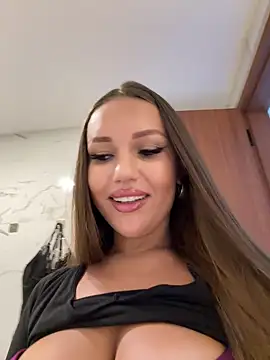 Snapshot of Syka0001 chatting on February 4, 8:56 am Syka0001 online show from February 4, 8:56 am