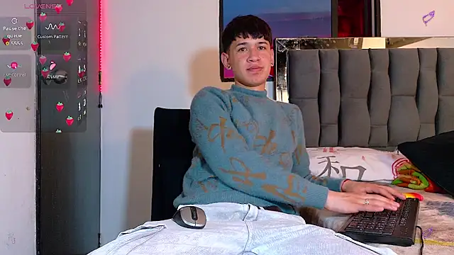 Mr daren  online show from September 25, 4:32 pm