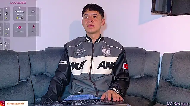 Mr daren  online show from April 21, 7:06 pm