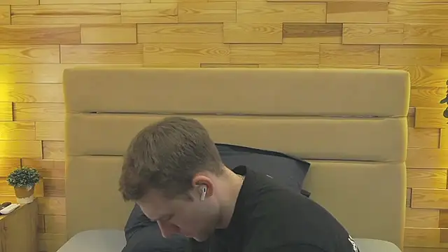 Snapshot of EthanPinkman chatting on April 28, 4:17 am EthanPinkman online show from April 28, 4:17 am