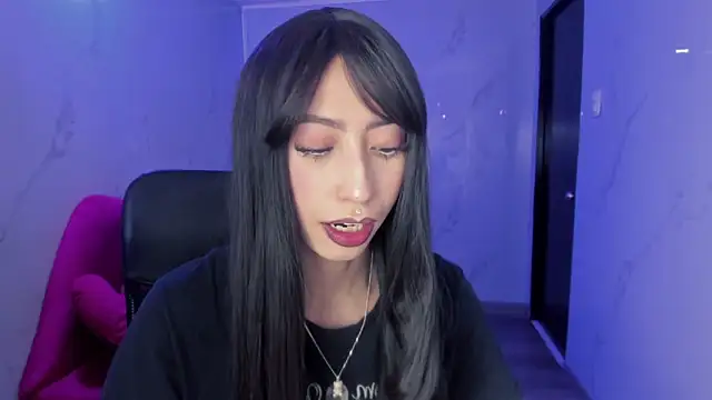 Snapshot of LilithCooperr_ chatting on May 5, 3:25 am LilithCooperr online show from May 5, 3:25 am
