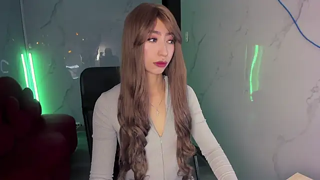 Snapshot of LilithCooperr_ chatting on May 20, 3:34 am LilithCooperr online show from May 20, 3:34 am