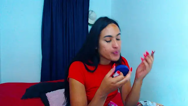 misss estrella online show from October 25, 8:00 am