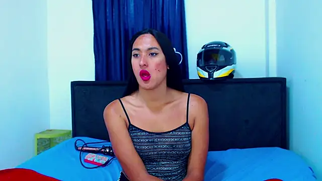 misss estrella online show from March 29, 2:39 pm