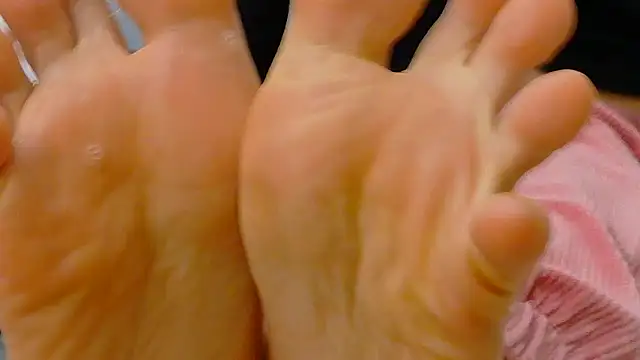 Snapshot of goddessagatha chatting on April 27, 8:34 am goddessagatha online show from April 27, 8:34 am