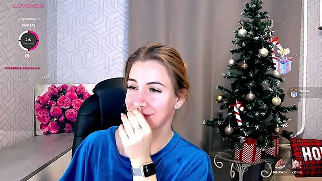 Snapshot of Naughty__Megan chatting on January 14, 4:15 am Naughty Megan online show from January 14, 4:15 am