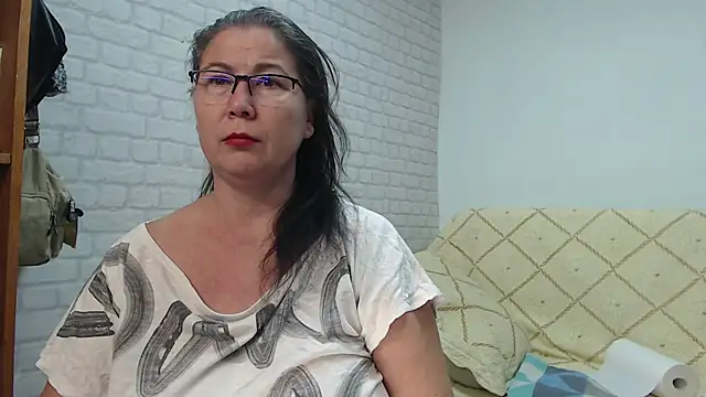 EmmaSquirt online show from December 11, 6:14 am