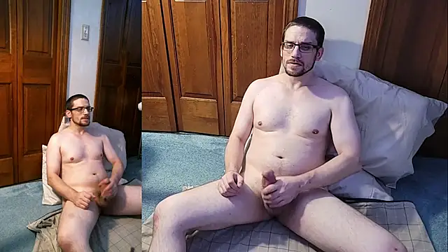 Snapshot of MaxxCloud chatting on October 22, 8:25 am MaxxCloud online show from October 22, 8:25 am