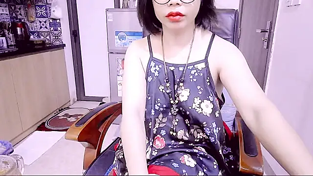 Miu-Le online show from May 6, 4:34 pm
