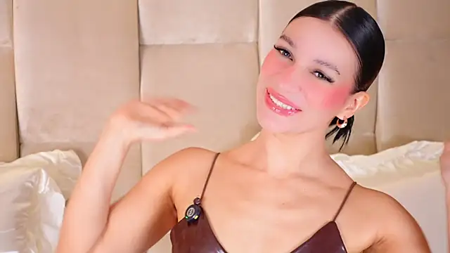 Snapshot of KiraKayleigh1 chatting on September 20, 11:50 pm KiraKayleigh1 online show from September 20, 11:50 pm