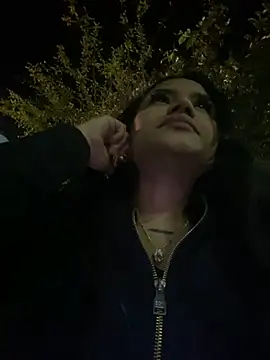 Snapshot of Riana_Kean chatting on December 22, 5:01 am Riana Kean online show from December 22, 5:01 am