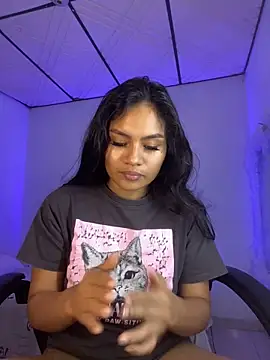 Snapshot of Riana_Kean chatting on February 6, 10:32 pm Riana Kean online show from February 6, 10:32 pm