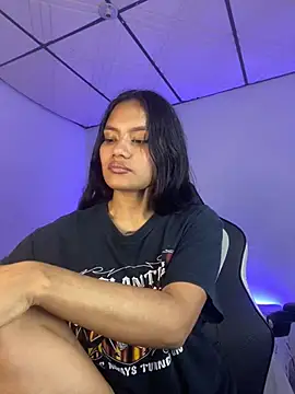 Snapshot of Riana_Kean chatting on February 13, 12:35 am Riana Kean online show from February 13, 12:35 am