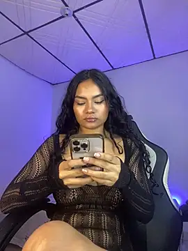 Snapshot of Riana_Kean chatting on February 17, 11:42 pm Riana Kean online show from February 17, 11:42 pm