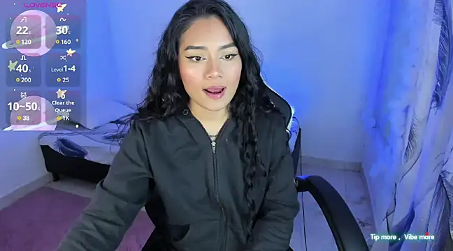 Snapshot of Riana_Kean chatting on March 18, 3:20 am Riana Kean online show from March 18, 3:20 am