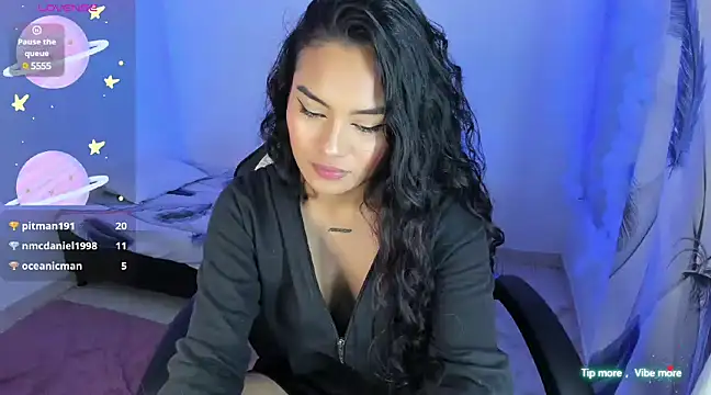 Snapshot of Riana_Kean chatting on March 18, 6:25 am Riana Kean online show from March 18, 6:25 am