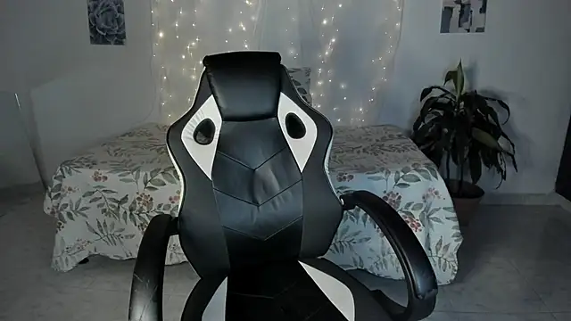 Riana Kean online show from October 31, 3:07 am