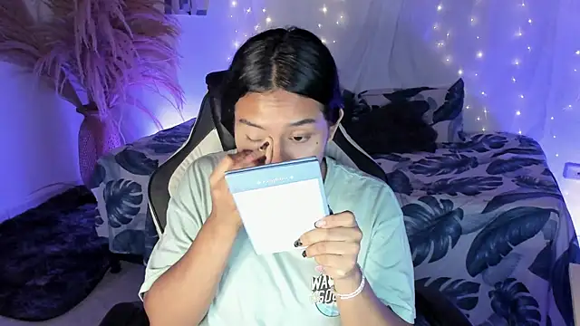 Riana Kean online show from April 12, 3:22 am