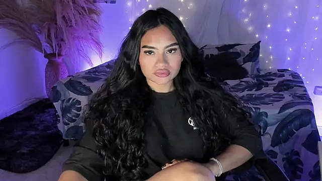 Riana Kean online show from April 22, 6:27 am