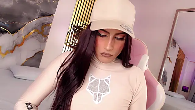 Snapshot of Ari_Tss chatting on December 18, 3:40 pm Ari Tss online show from December 18, 3:40 pm