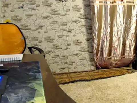 Snapshot of _Kitti_ chatting on December 5, 4:01 pm  Kitti  online show from December 5, 4:01 pm