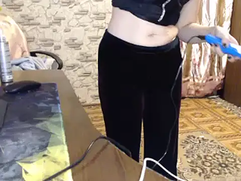 Snapshot of _Kitti_ chatting on December 7, 5:53 pm  Kitti  online show from December 7, 5:53 pm