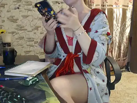 Snapshot of _Kitti_ chatting on December 19, 10:10 pm  Kitti  online show from December 19, 10:10 pm