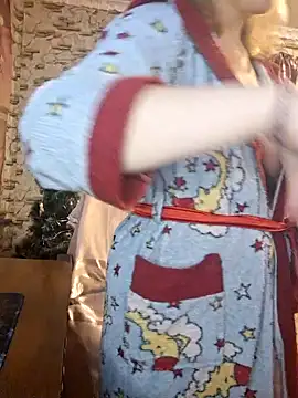 Snapshot of _Kitti_ chatting on December 25, 7:02 pm  Kitti  online show from December 25, 7:02 pm
