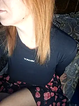 Snapshot of _Kitti_ chatting on October 5, 5:00 pm  Kitti  online show from October 5, 5:00 pm
