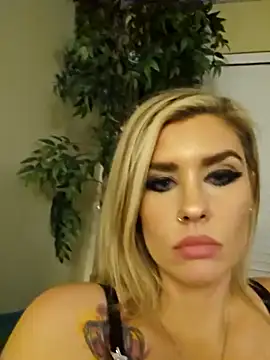 ellieconradxo online show from December 13, 8:09 am