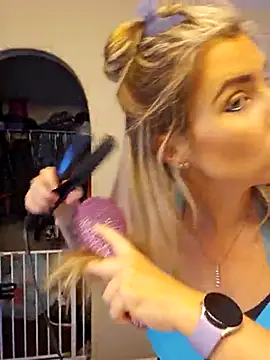 ellieconradxo online show from February 9, 8:02 pm