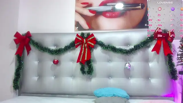 Snapshot of horny-juliette chatting on December 27, 3:53 am horny-juliette online show from December 27, 3:53 am