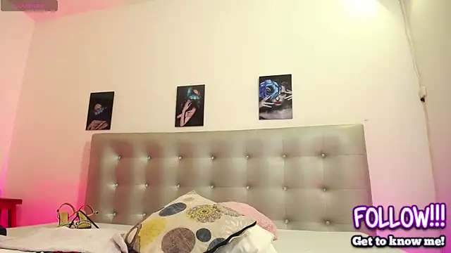 horny-juliette online show from April 15, 2:57 pm