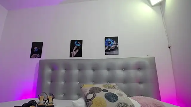 horny-juliette online show from June 9, 12:39 pm