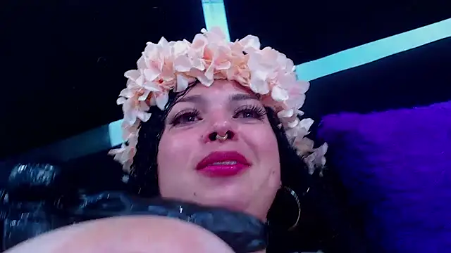 Snapshot of Cocoo_Nuth chatting on January 12, 12:12 pm Cocoo Nuth online show from January 12, 12:12 pm