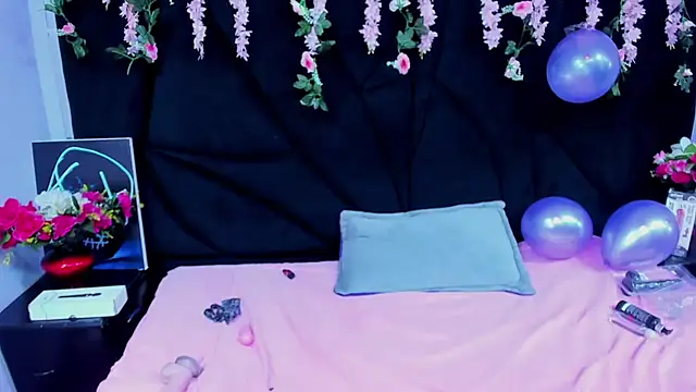 Snapshot of Cocoo_Nuth chatting on February 8, 6:43 am Cocoo Nuth online show from February 8, 6:43 am