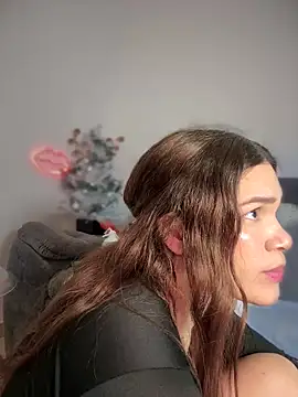 Snapshot of Zeli_66 chatting on December 14, 3:07 am Zeli 66 online show from December 14, 3:07 am